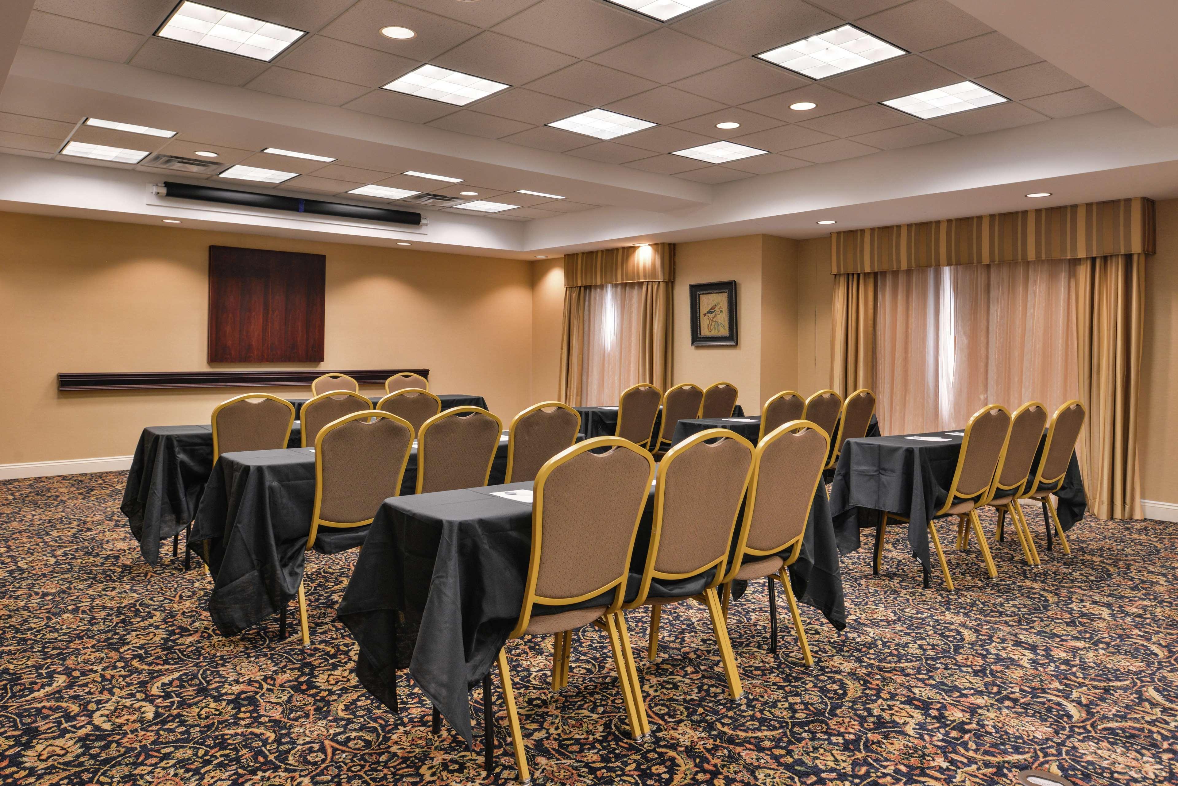 Hampton Inn Jackson-College Avenue Exterior foto