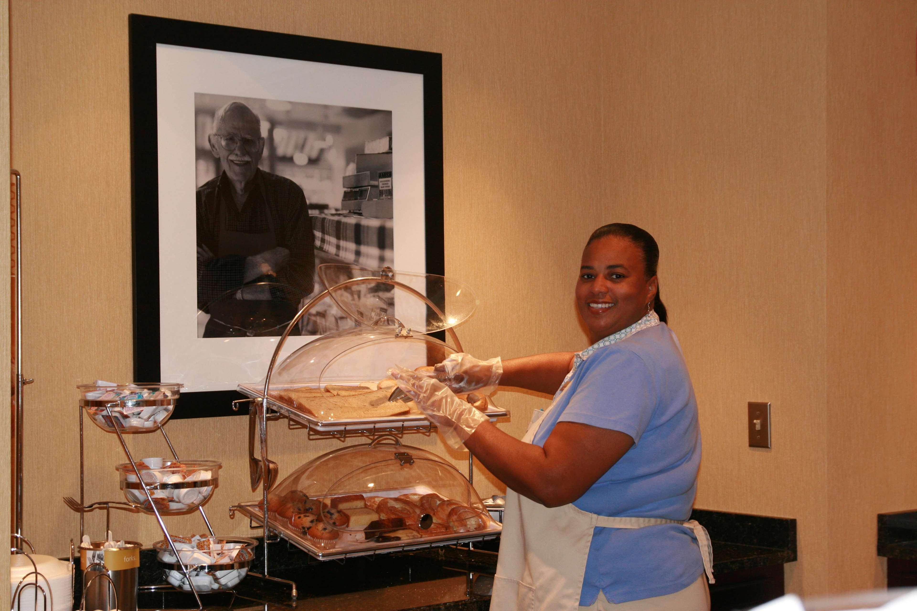 Hampton Inn Jackson-College Avenue Restaurant foto