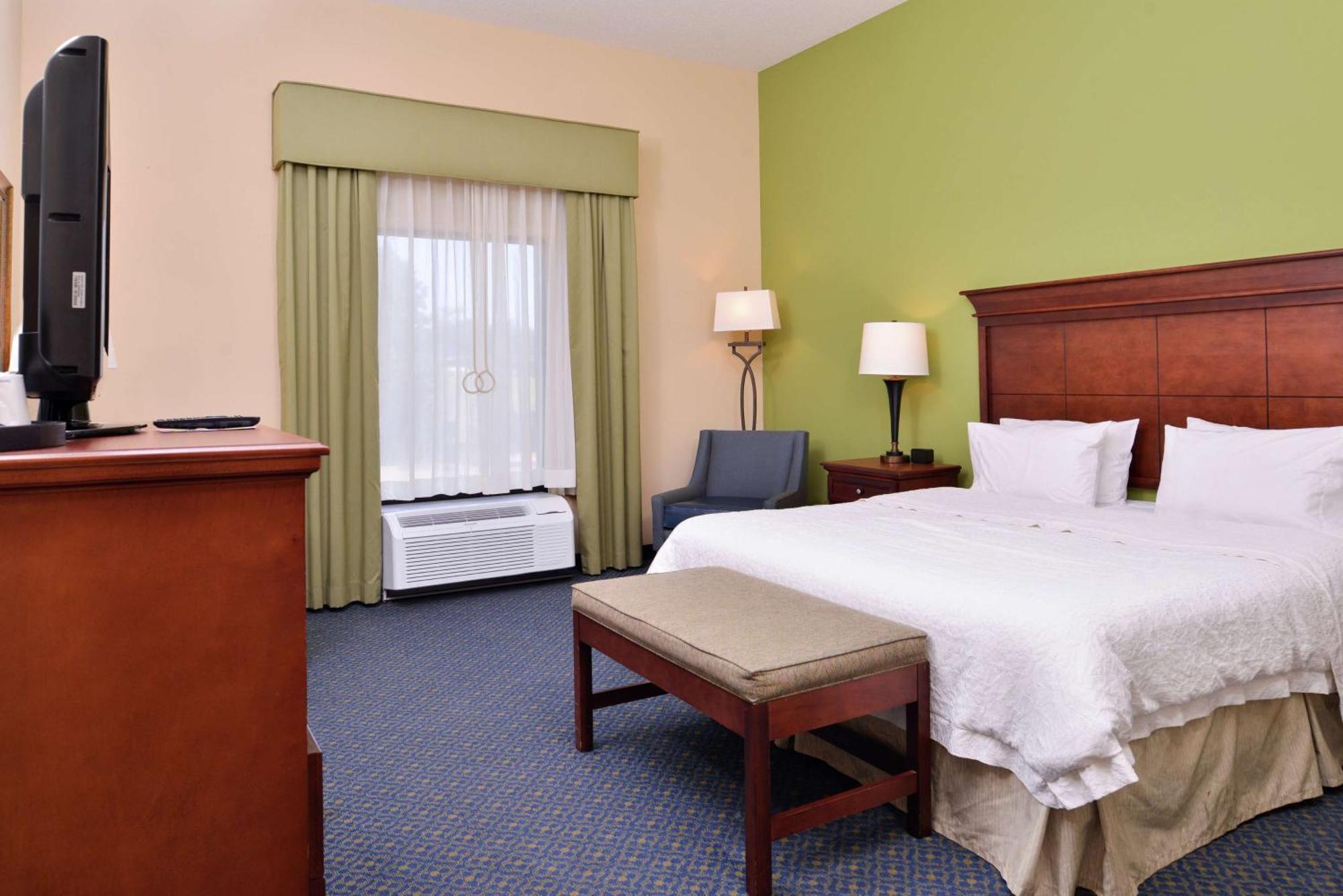 Hampton Inn Jackson-College Avenue Exterior foto